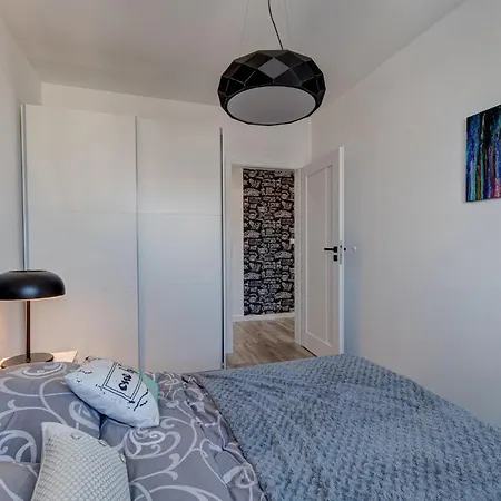 M.h. Black & White Apartment *